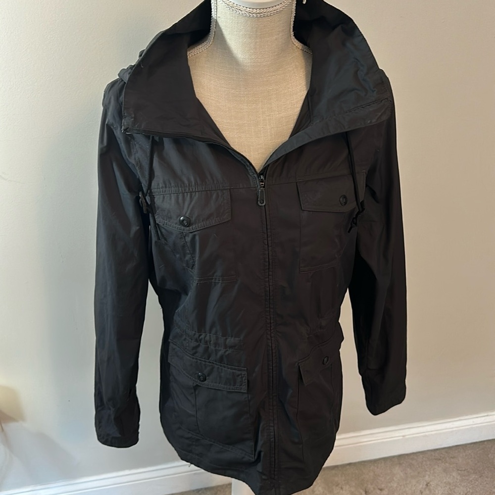 Mountain Hard Wear Woman’s Lightweight Hooded‎ Jacket Size Medium Black